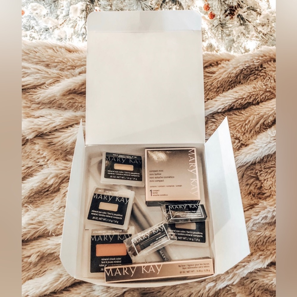 Mary Kay Custom Makeup Sample Kit